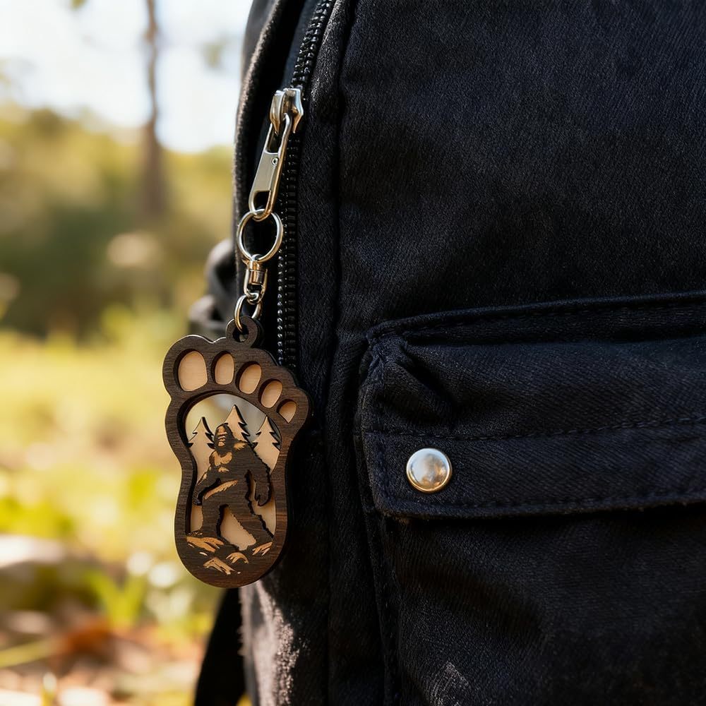 Bigfoot Keychain & Magnet Set, Wooden Bigfoot Footprint Keychain Accessory Gifts for Men & Sasquatch Enthusiasts