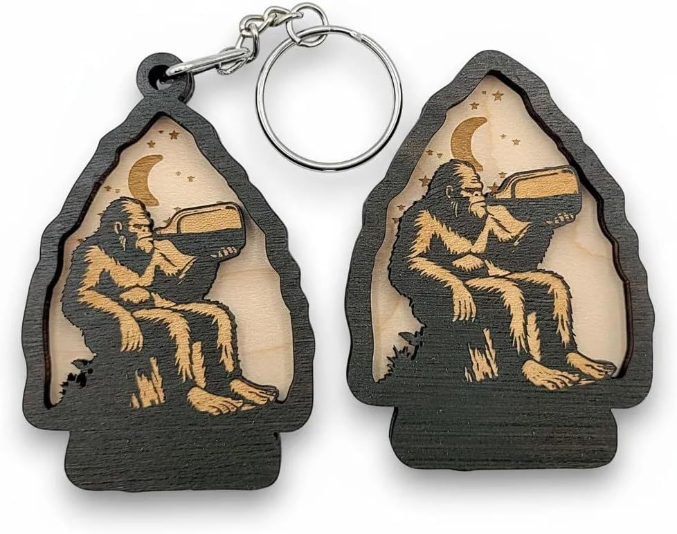 Bigfoot Keychain & Magnet Set, Wooden Bigfoot Footprint Keychain Accessory Gifts for Men & Sasquatch Enthusiasts
