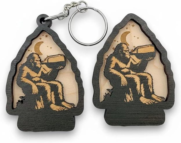 Bigfoot Keychain & Magnet Set, Wooden Bigfoot Footprint Keychain Accessory Gifts for Men & Sasquatch Enthusiasts