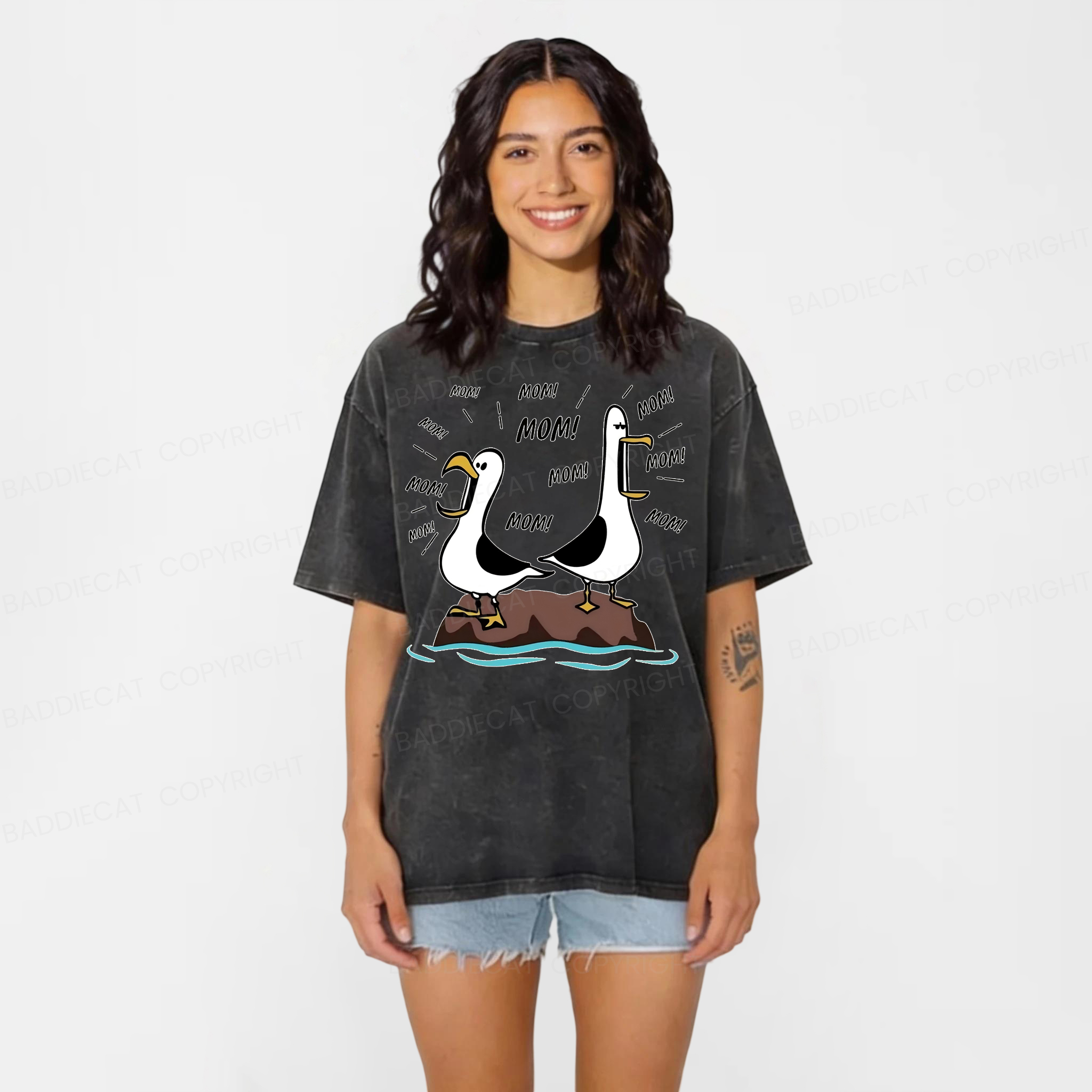 Baddiecat Seagull Mom Mom Mom Washed T-shirt