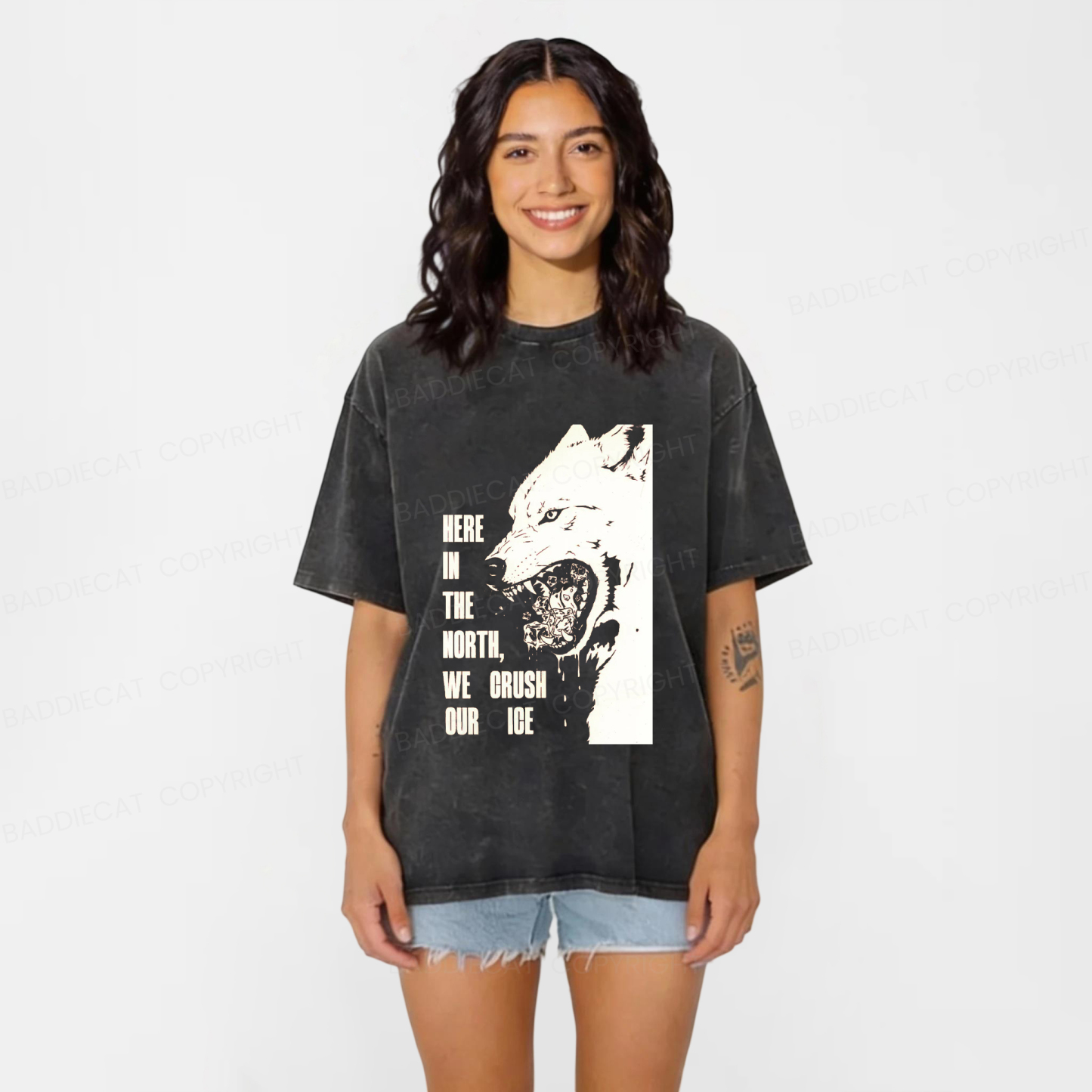 Baddiecat HERE IN THE NORTH WE CRUSH OUR ICE Washed T-shirt