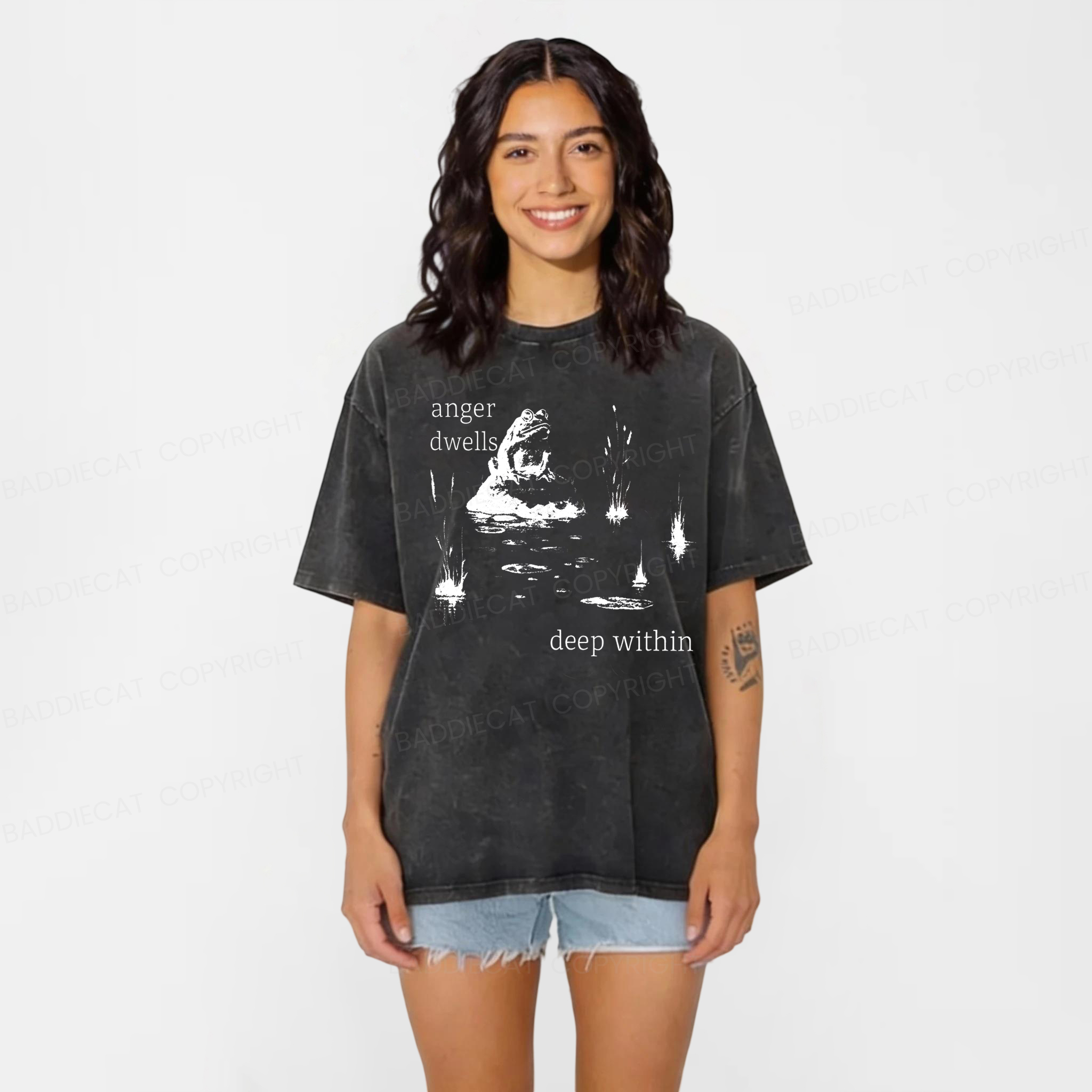 Baddiecat Anger Dwells Deep Within Frog Meme Washed T-shirt