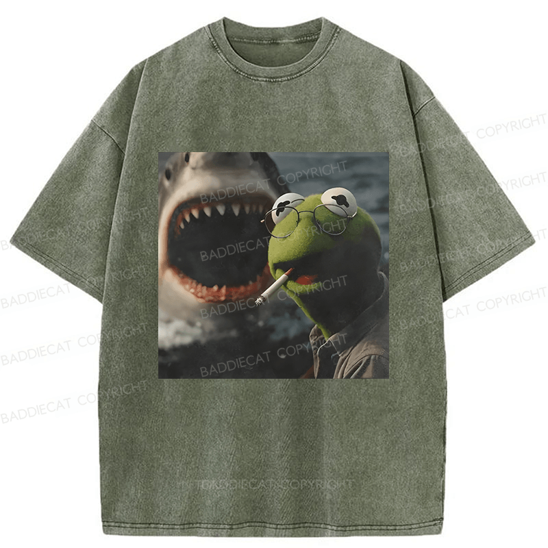 Baddiecat Vintage Dark Humor Smoking Frog Meme  Washed T-shirt