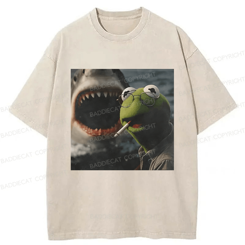 Baddiecat Vintage Dark Humor Smoking Frog Meme  Washed T-shirt