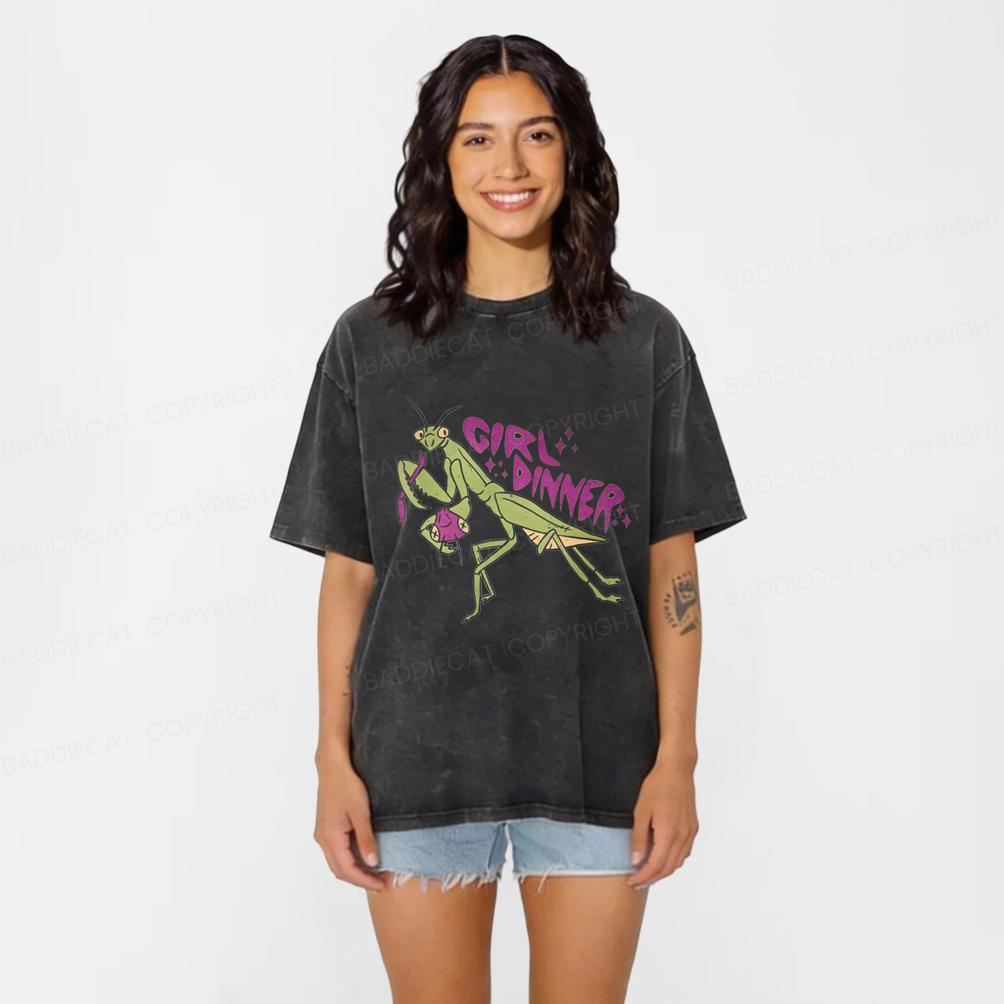 Baddiecat Praying Mantis Girl Dinner Washed T-shirt