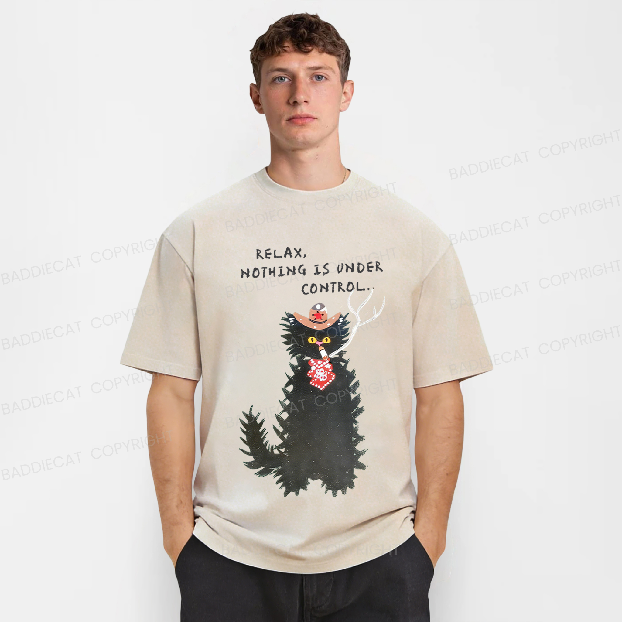 Baddiecat Relaxing Cat Washed T-shirt