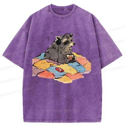 Baddiecat Chillin Raccoon Print Washed T-shirt