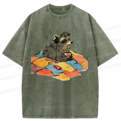 Baddiecat Chillin Raccoon Print Washed T-shirt