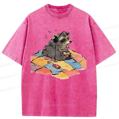 Baddiecat Chillin Raccoon Print Washed T-shirt