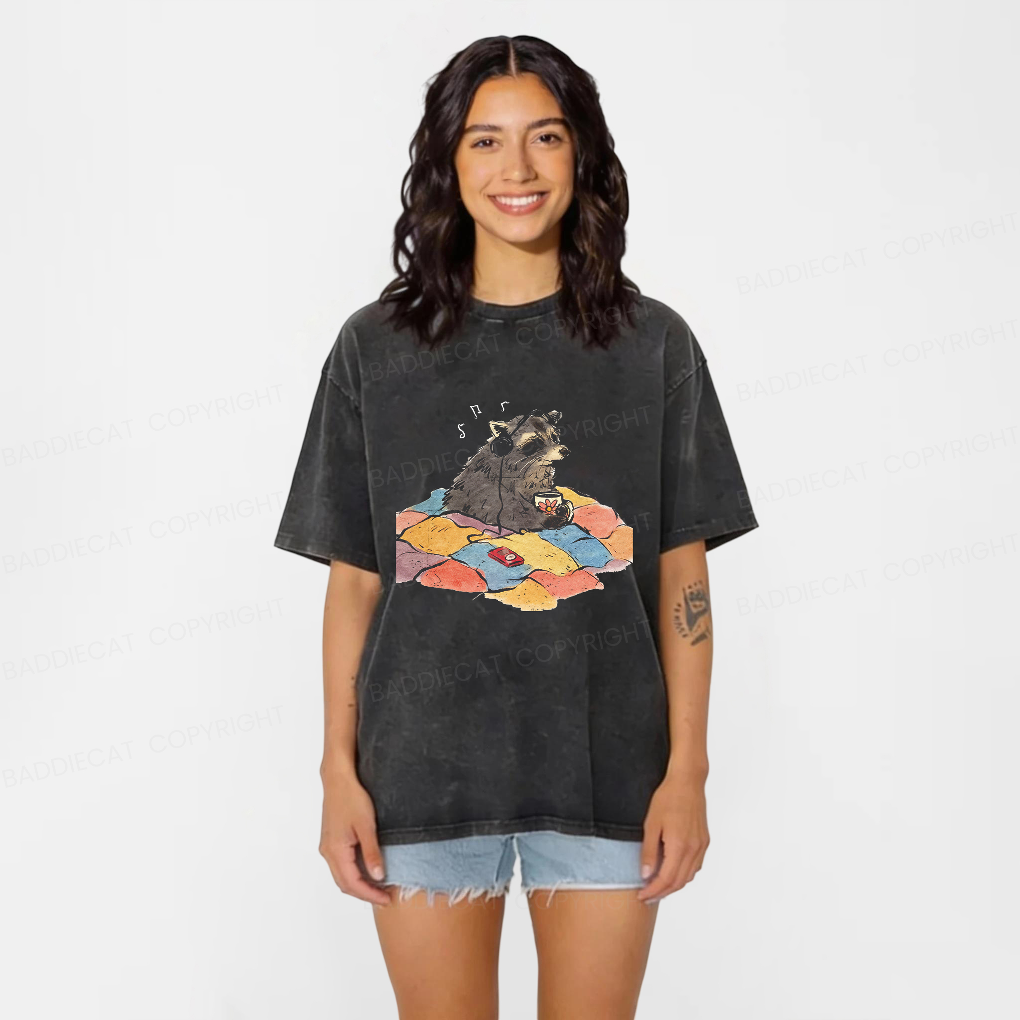 Baddiecat Chillin Raccoon Print Washed T-shirt