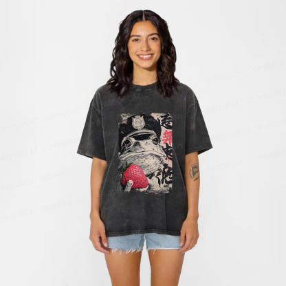 Baddiecat Distressed Strawberry Frog Washed T-shirt