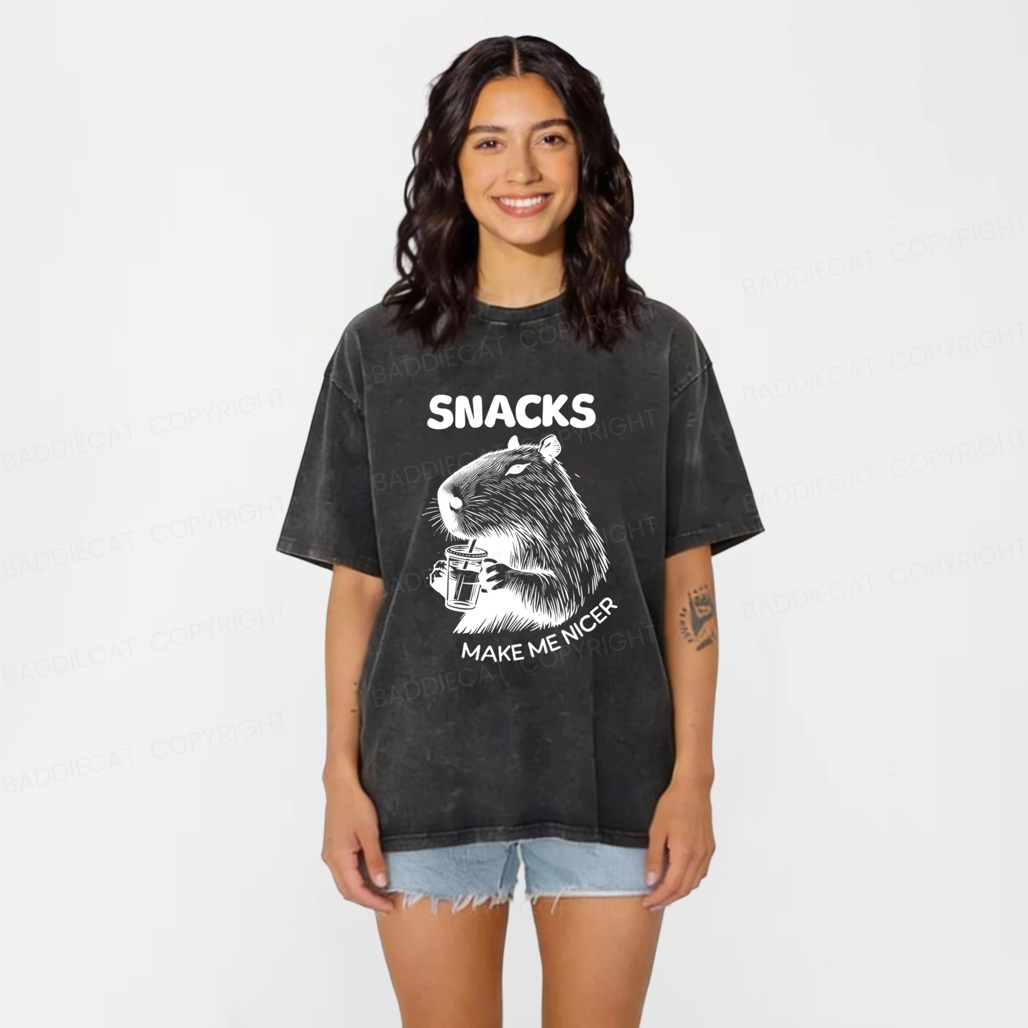 Baddiecat Capybara Eating Snacks Washed T-shirt