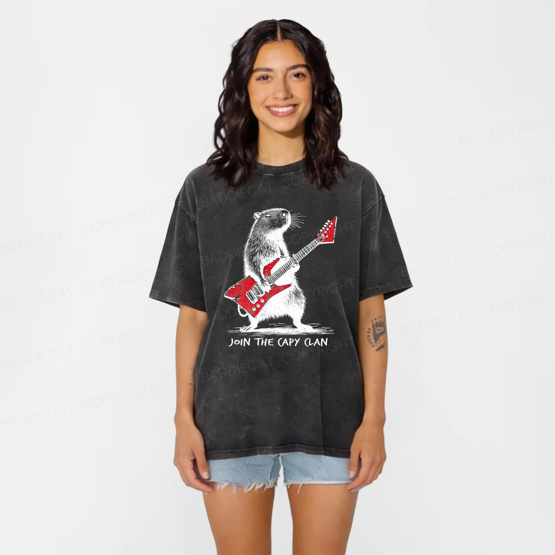 Baddiecat Capybara Rock Washed T-shirt