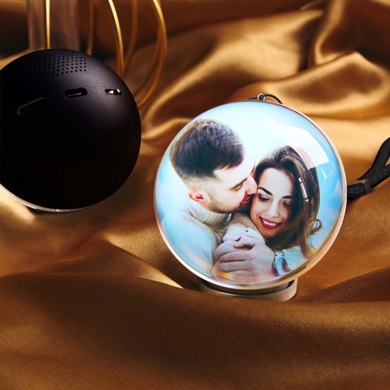 Boule à Neige Vidéo YOZO - Lecteur Vidéo Sphérique Mémoire De Forme - Téléchargez Vos Vidéos Et Photos - USB Rechargeable - Parfait Cadeau Souvenir - Blanc - 7
