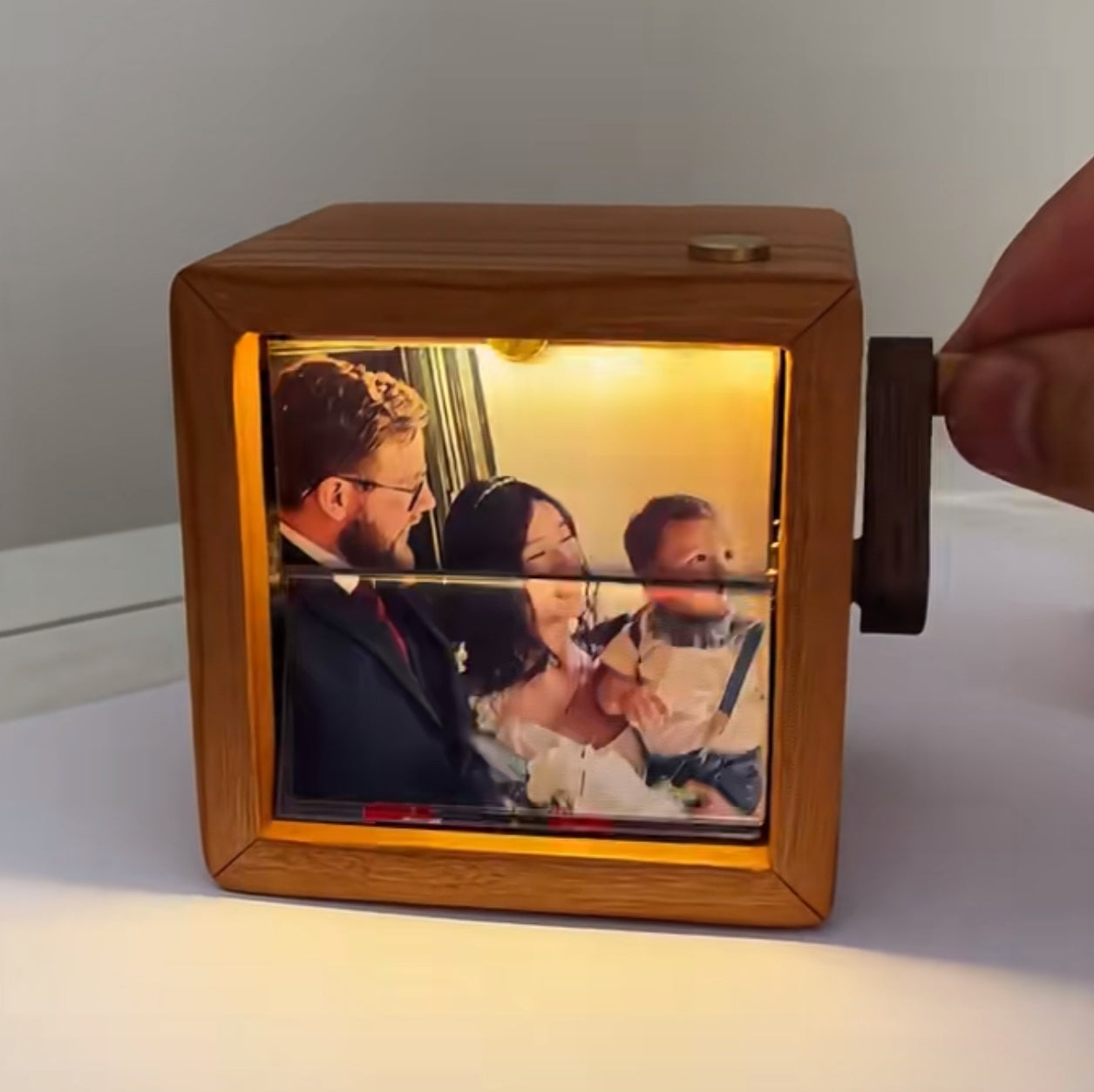 Personalisierte Holz-Fotoerinnerung mit Handkurbel und Beleuchtung Kreative Geschenke