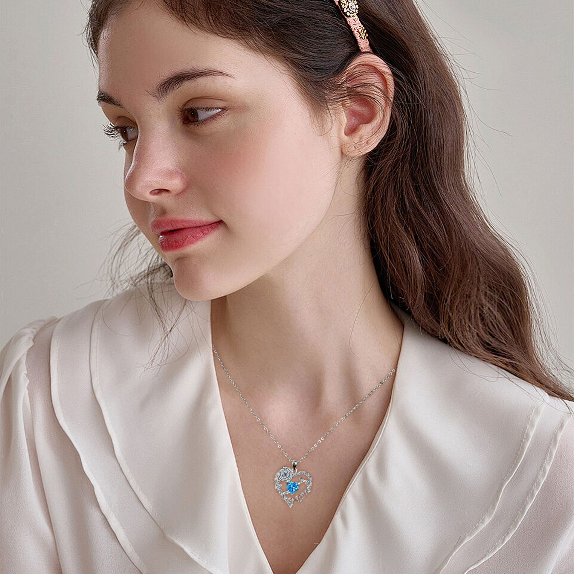 Rose Heart Pendant Necklace for Mum Delicate Sentimental Mother's Day Jewelry Gift for Mom