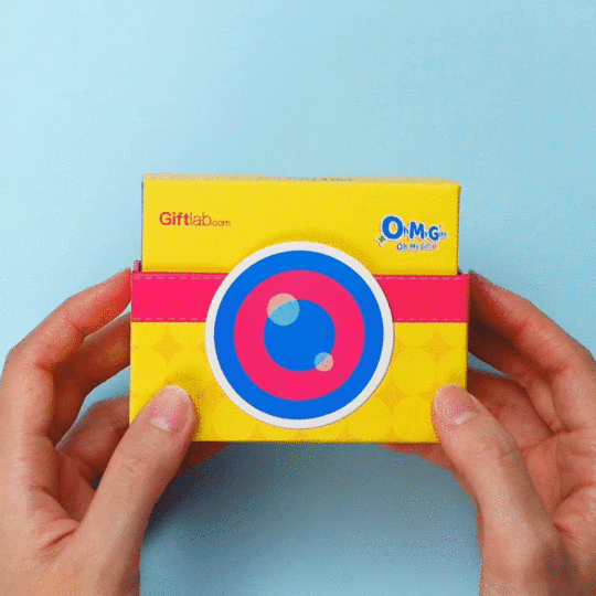 OH MY GIFT! Giftlab Gift Box For Camera Roll Keychain