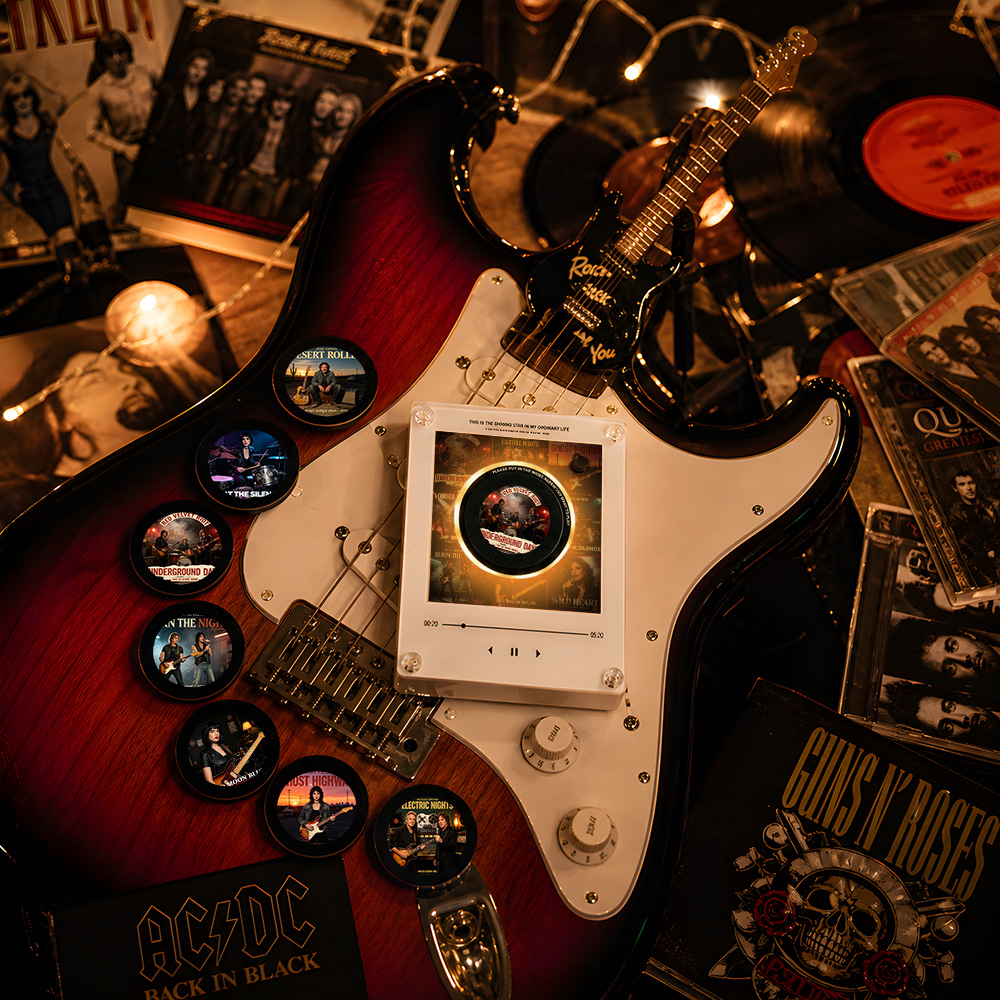Custom Mini Vinyl Record Rock Music Player With 9 Discs Magnetic Disc Music Player with Rechargeable Battery
