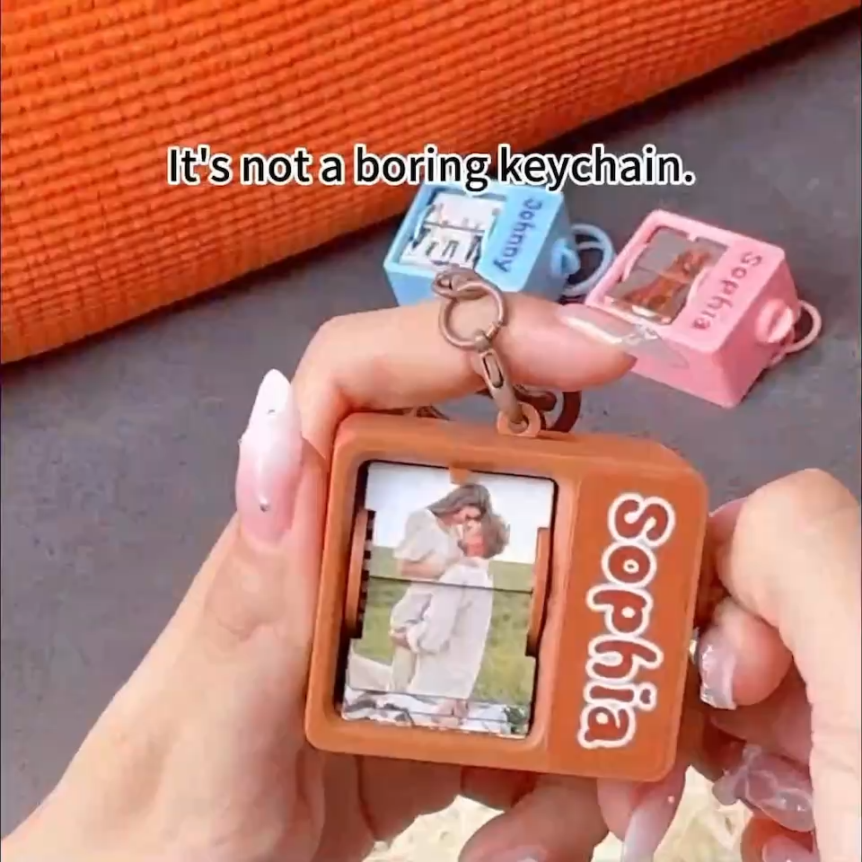 Custom Flip Photo Keychain Personalized Flip Photo Keychain with Automatic Reel Flip Photo Keychain Surprise Gifts