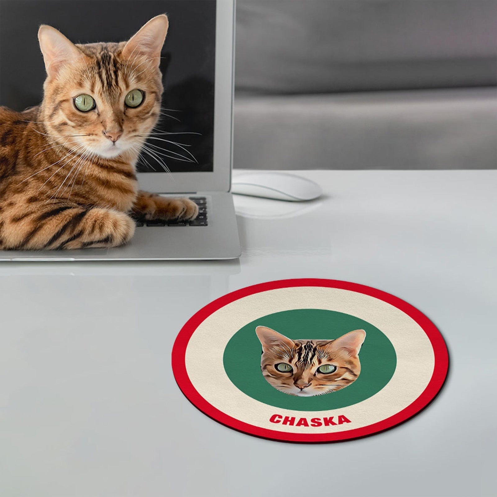 Custom Round Mouse Pad Personalized Pet Face with Name Gift for Pet Lover - Red & Green - Giftlab
