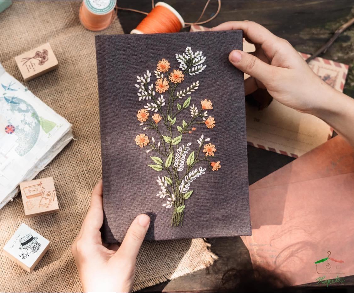 Personalized Flowers Hand Embroidered Journal Notebook A5 A6, Photo Album, Fabric Hard cover Notebook, Daisy Journal, Handmade Notebook