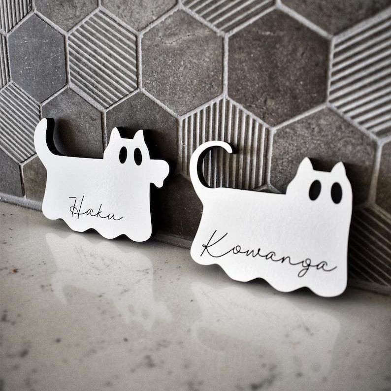 Floating Personalized Halloween Ghost Family Fridge Magnet Custom Wooden Ghosts for Fireplace Home Display Halloween Decor Custom Name Ghost