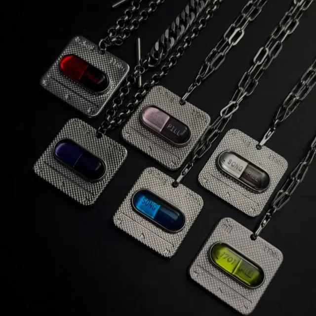 MusicTime Capsule Necklace – NFC-Enabled Wearable for Music Lovers