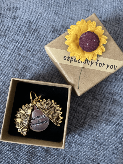 🔥🌞"You Are My Sunshine" Sunflower Necklace With Gift Box🌻