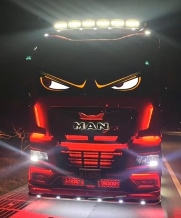 🔥2025 Hot Sale 49% OFF✨DIY Car Dynamic LED Smart Colorful Eye Lamp Soft Screen🚚Buy 2 Free Shipping