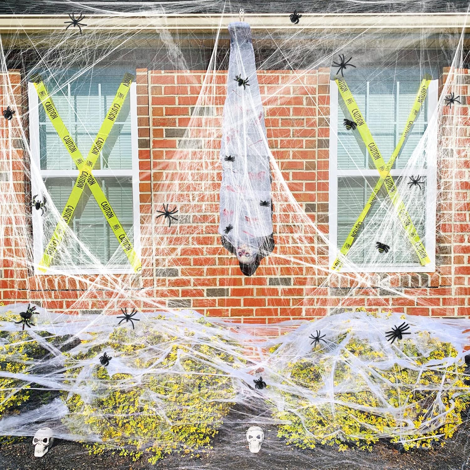 ZPISF 1400 sqft Halloween Spider Webs Decorations with 100 Extra Fake Spiders, Super Stretchy Cobwebs for Halloween Decor Indoor and Outdoor