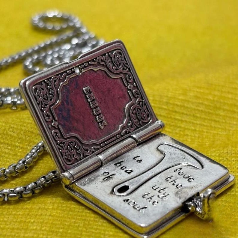 📖 Shawshank Redemption Bible Pendant Necklace: A Symbol of Hope and Freedom ⛓️ - BUY MORE SAVE MORE