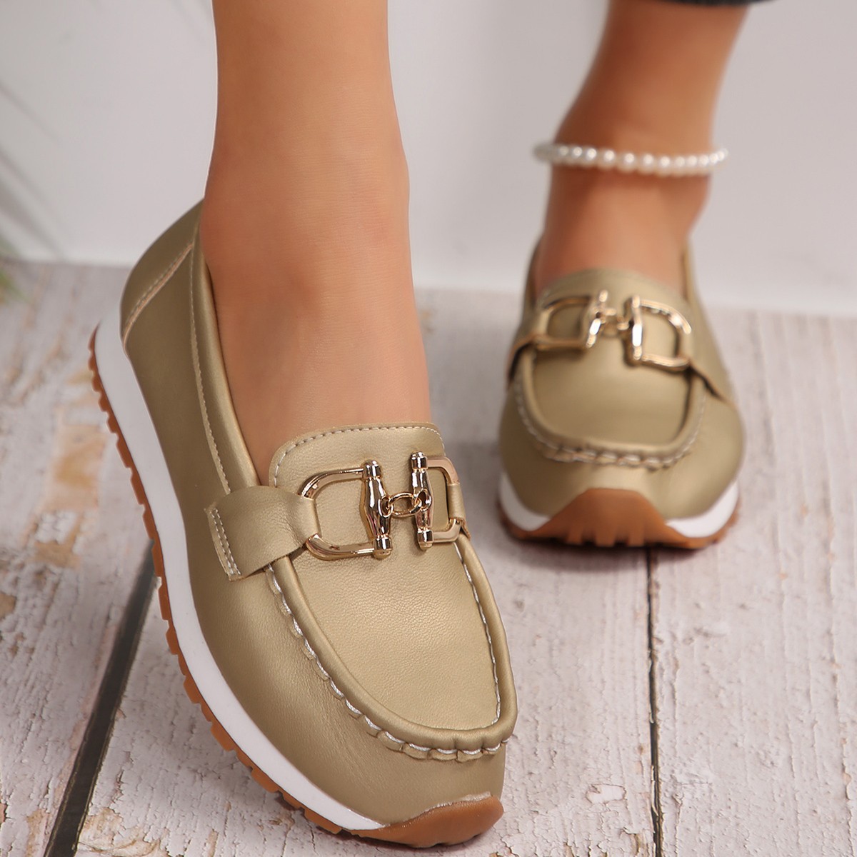 Chaussures de marche décontractées pour femmes avec décoration chaîne, confortables