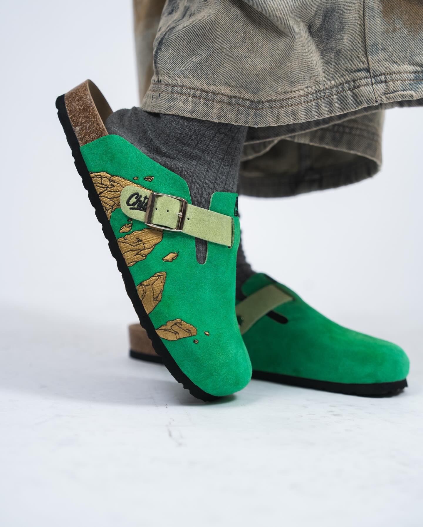HUNTER×HUNTER / JOJO Anime Boston Clog