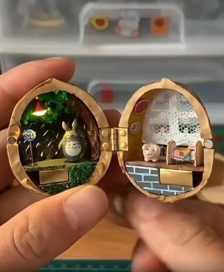 Handmade.🏠Walnut Shell Doll House--mini library, tiny World inside walnuts
