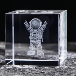 Crystal cube in-body carving ornaments