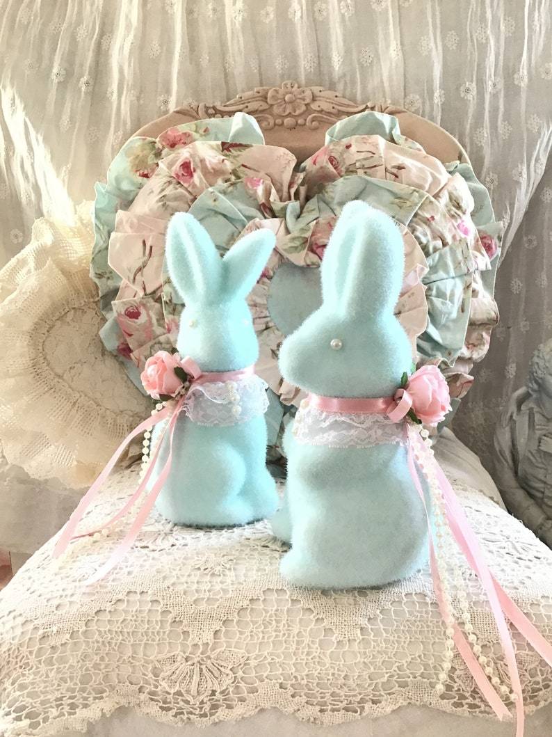 Handcrafted Bunny Statue – A Charming Easter Decoration