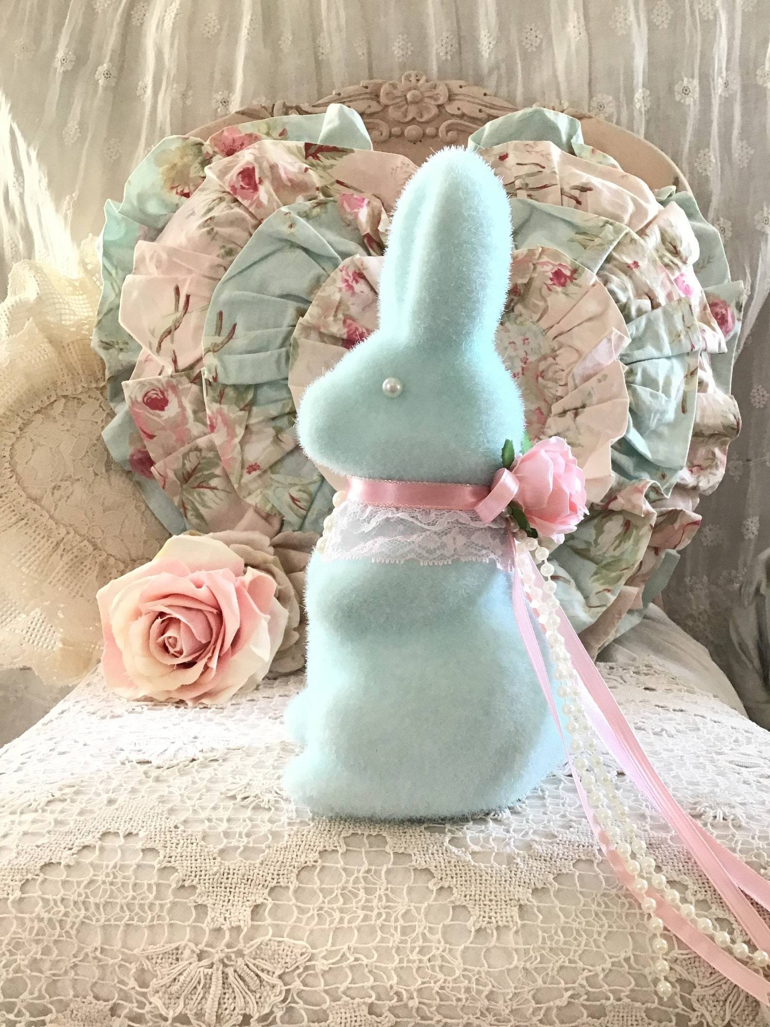 Handcrafted Bunny Statue – A Charming Easter Decoration