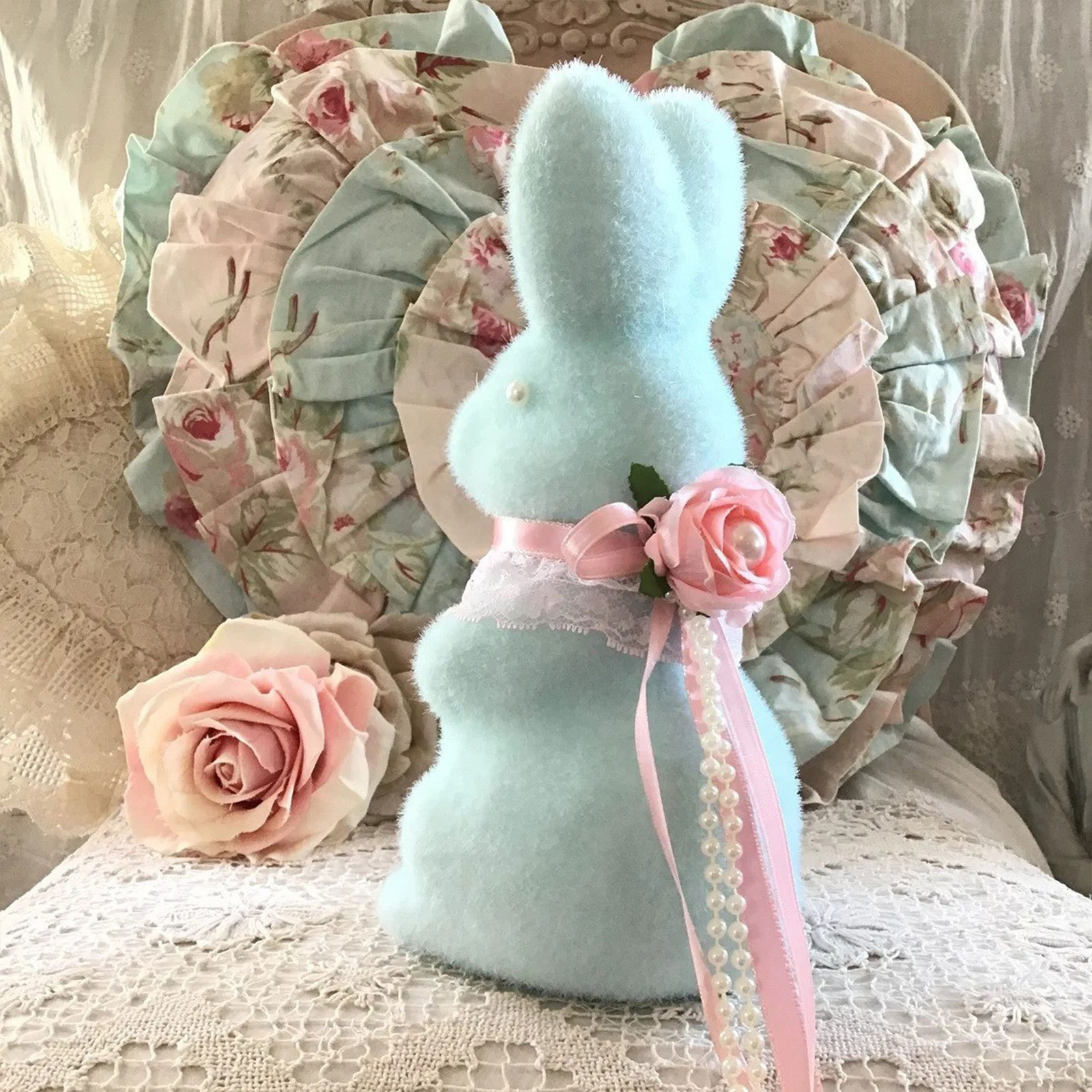 Handcrafted Bunny Statue – A Charming Easter Decoration