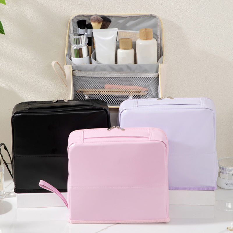 Lightweight minimalist cosmetic bag in chic colors