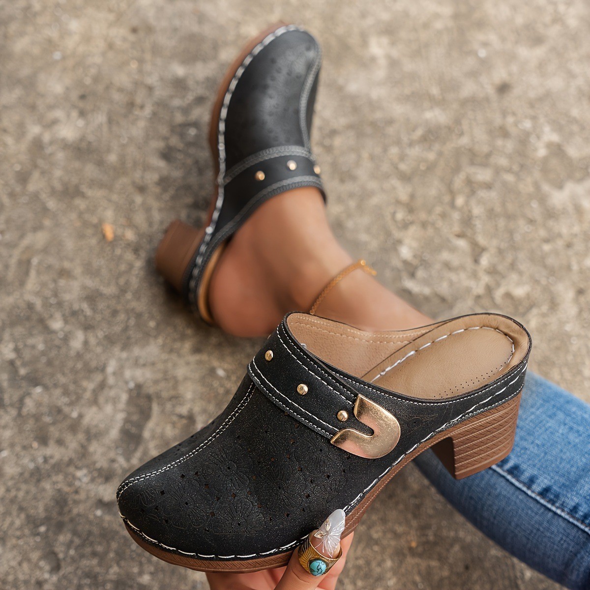 🔥Last Day Promotion 50% OFF - Women's Fashion Flower Pattern Heeled Leather Shoes