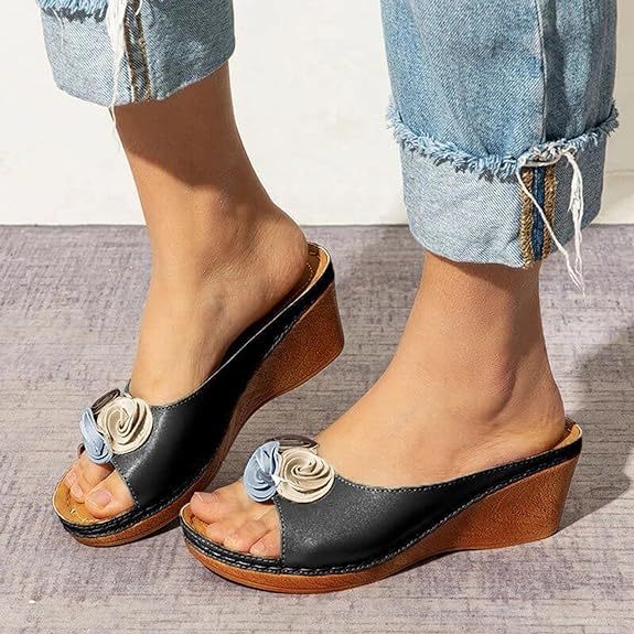 😍Last Day 50% OFF😍 - Women's Comfy Leather Solid Flower Strap Wedge Sandals