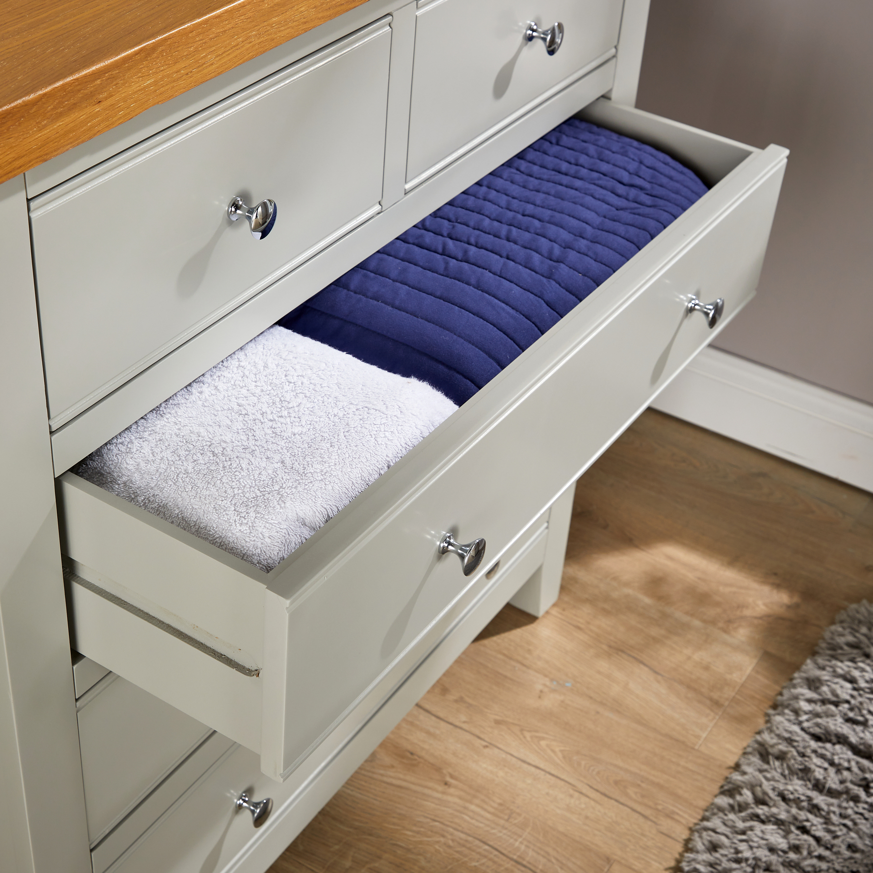 Easton Chest 5 Drawers