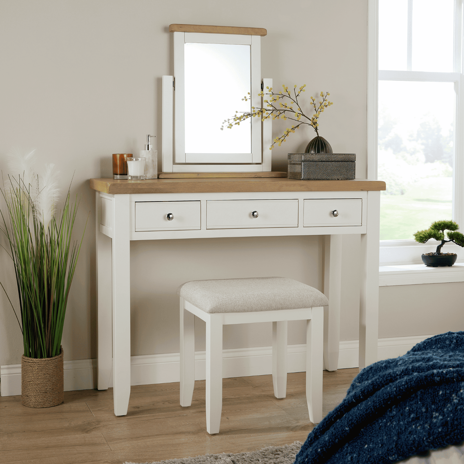 Easton Dressing Table Set