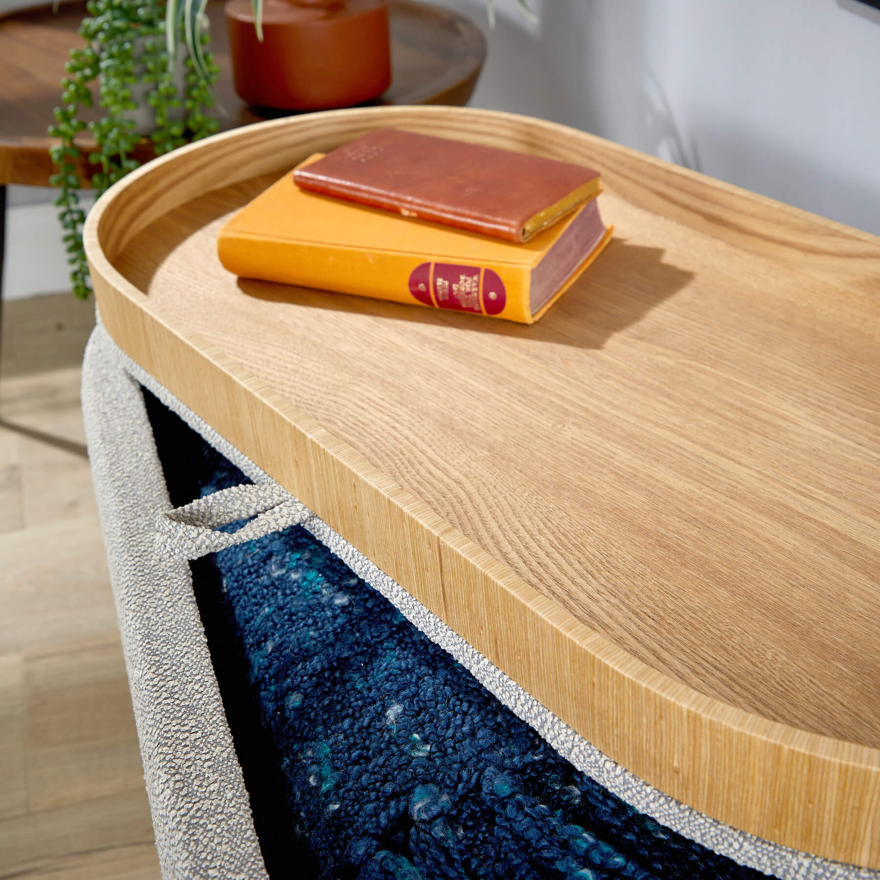 Merida Ottoman with Tray