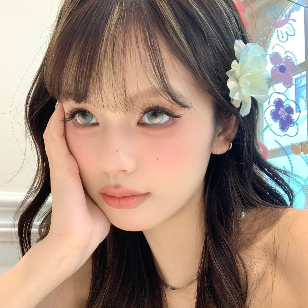 Aurra Green Colored Contact Lenses