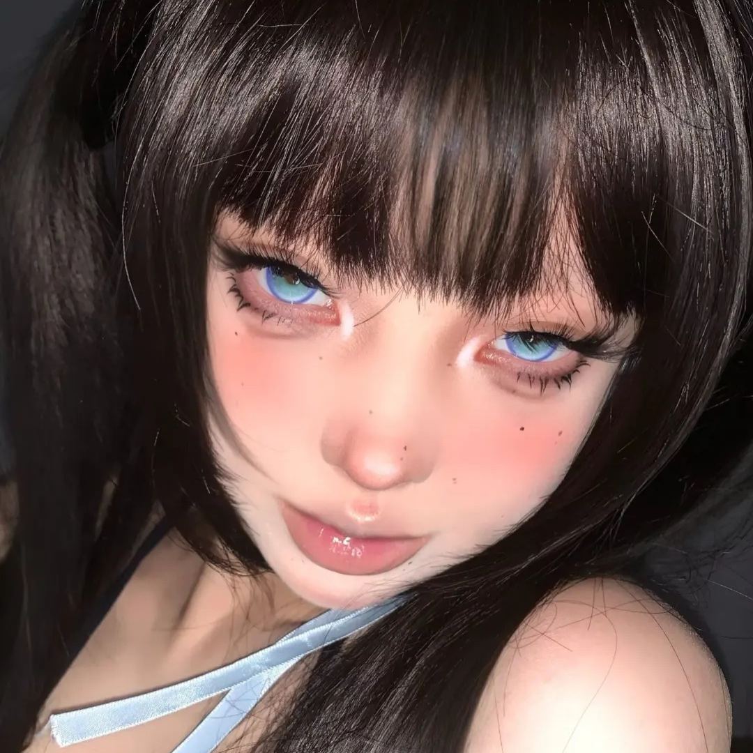 Aurra Blue Colored Contact Lenses