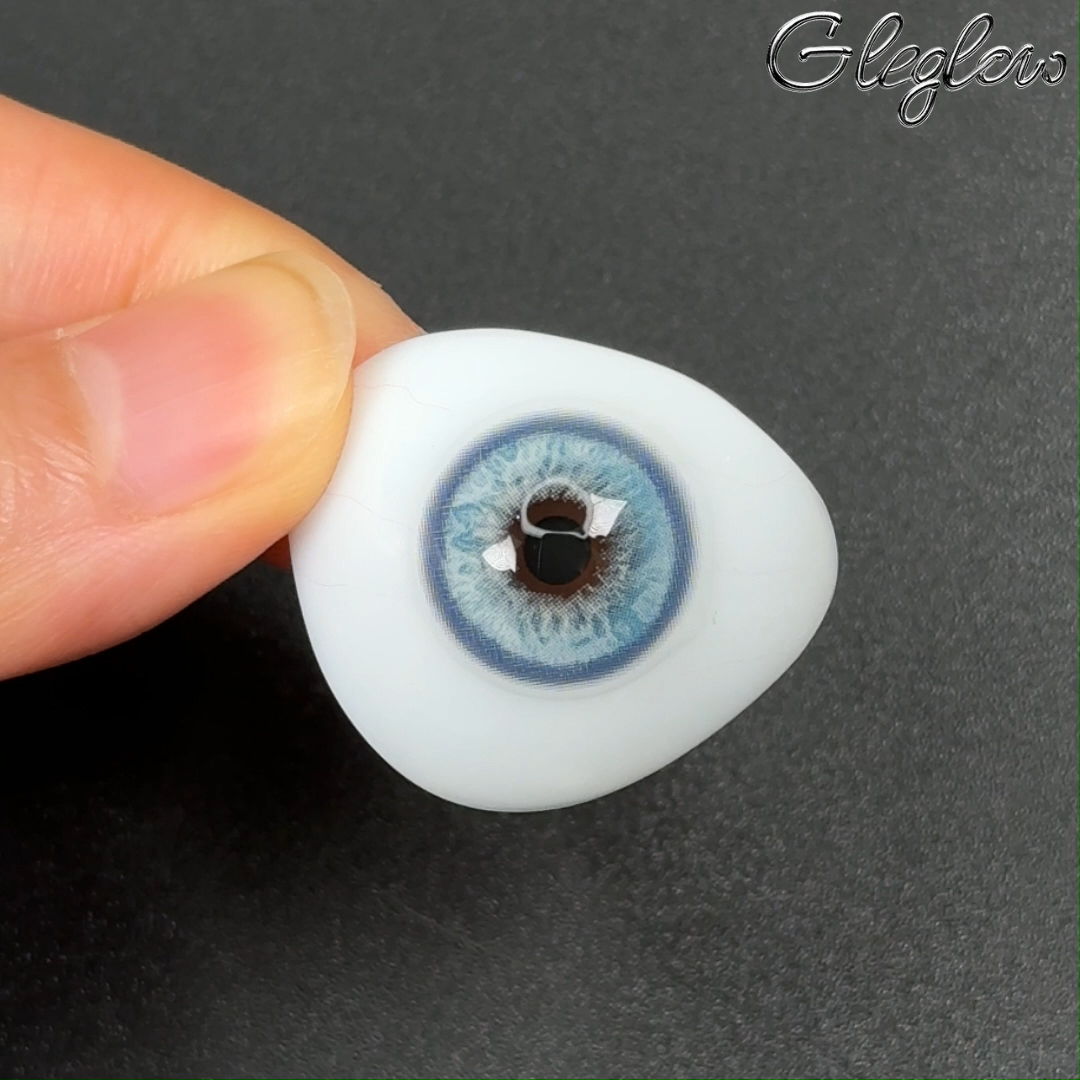 Thais Blue - 1 Year, 2 lenses