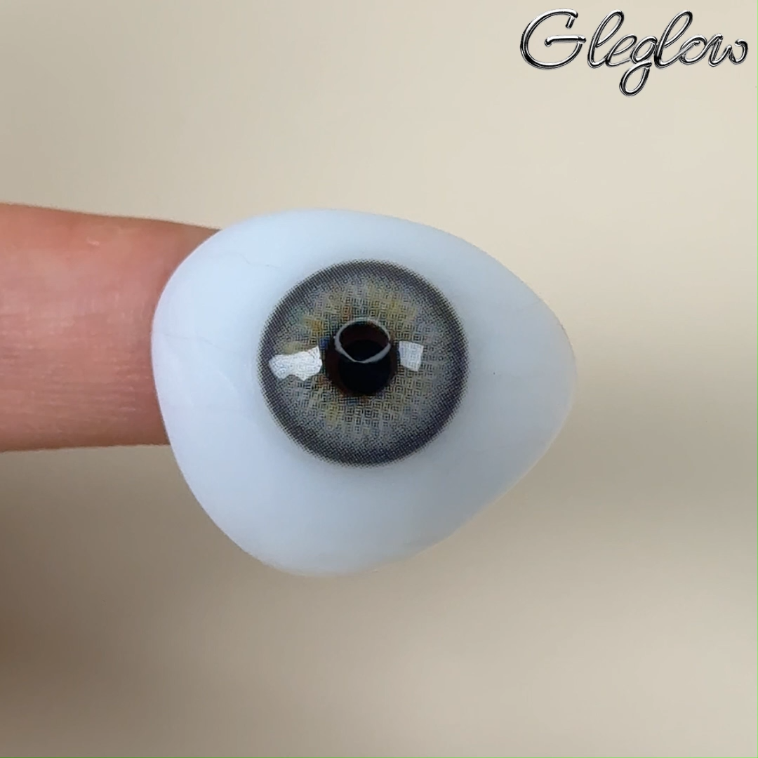 Nyvelle Brown - 1 Year, 2 lenses