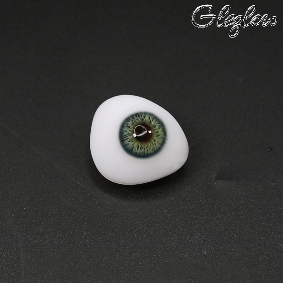 Four-Leaf Whisper - 1 Day, 2 lenses