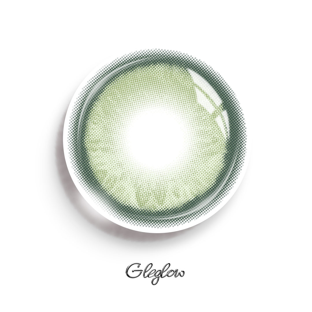 Thais Green - 1 Year, 2 lenses